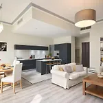 Sunlight Properties - Gisele - Nice Hyper Central, 1 Bedroom With Large Living Room